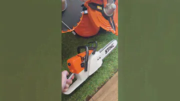 Игрушечная бензопила STIHL